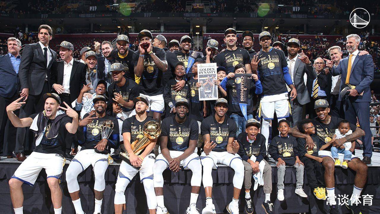 巴塞罗那观众热烈欢呼！，库里迎来十五赛季出色发挥全场沸腾不已的简单介绍-九游体育入口